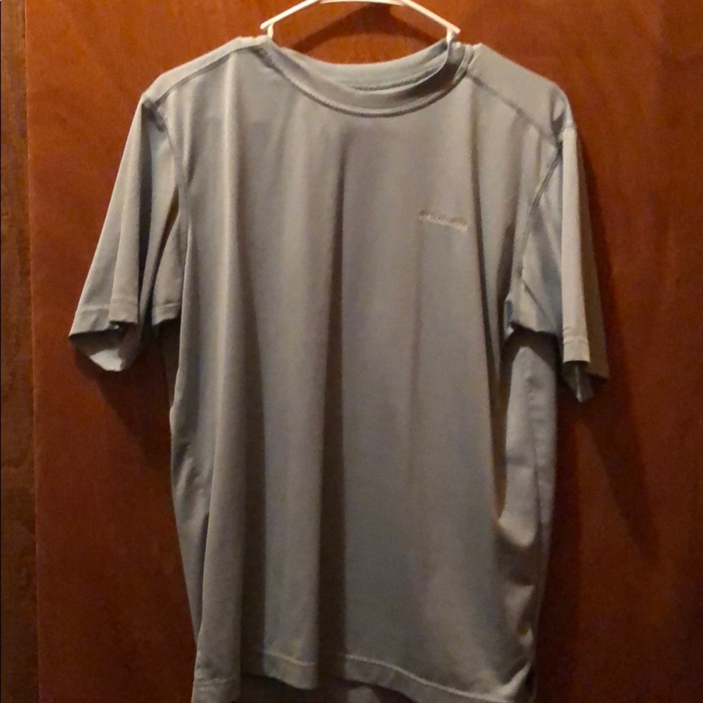 Columbia shirt size M